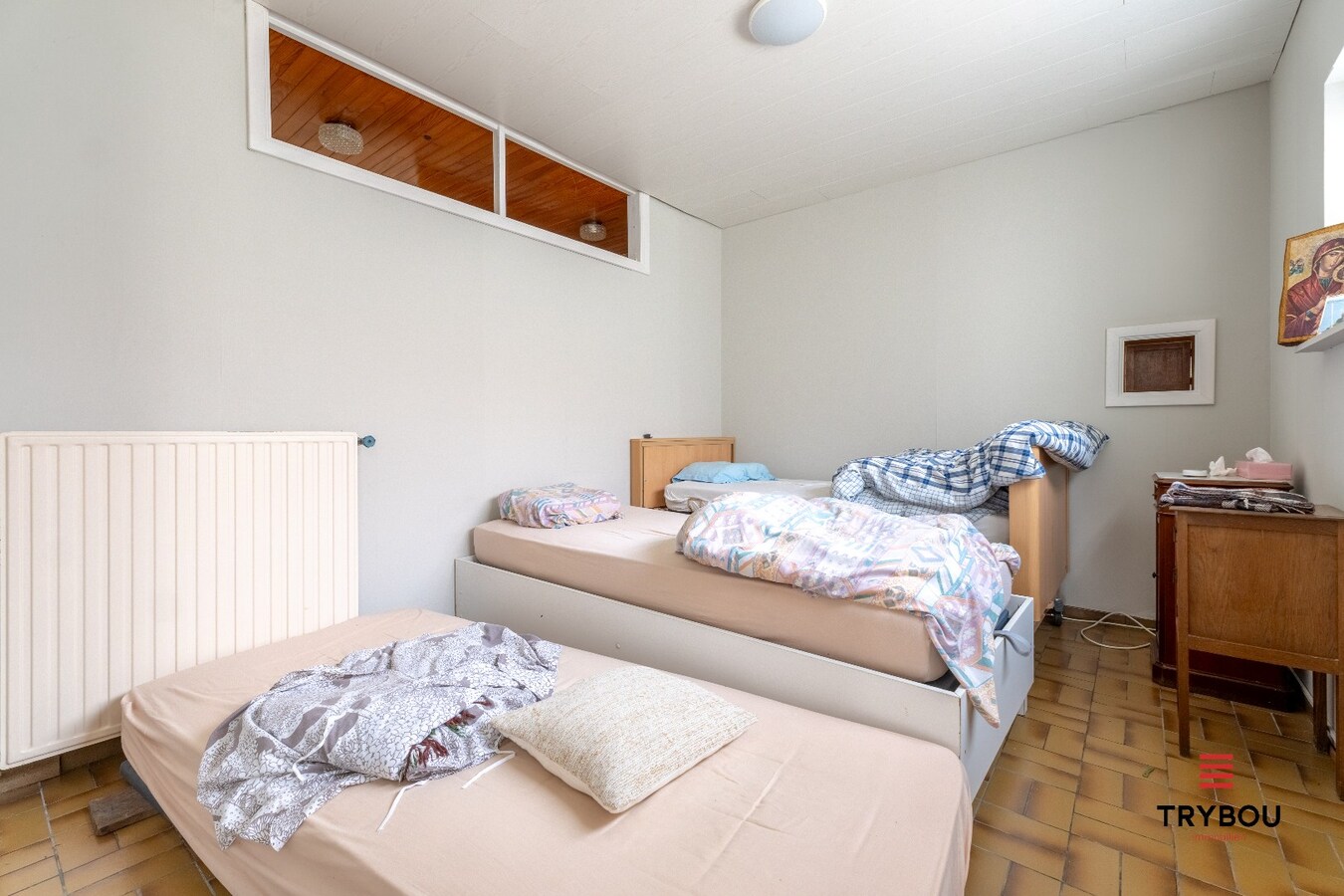 Ruime woning met winkelruimte, loods (optioneel) en garage 