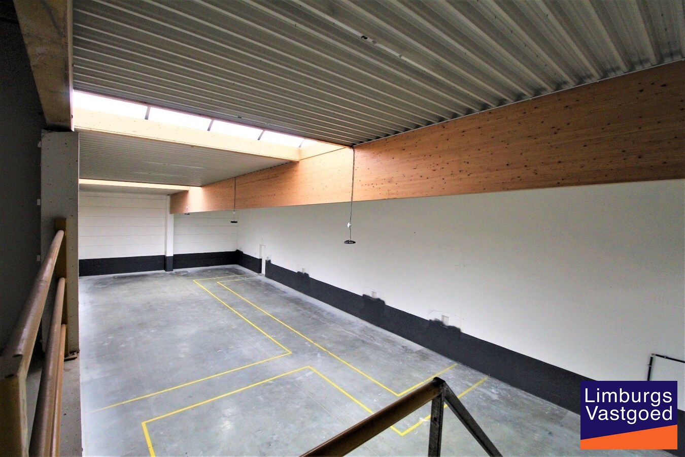 METIO - KMO UNIT 121 - 34,50 m² - sectionaal poort - nabij E-313 