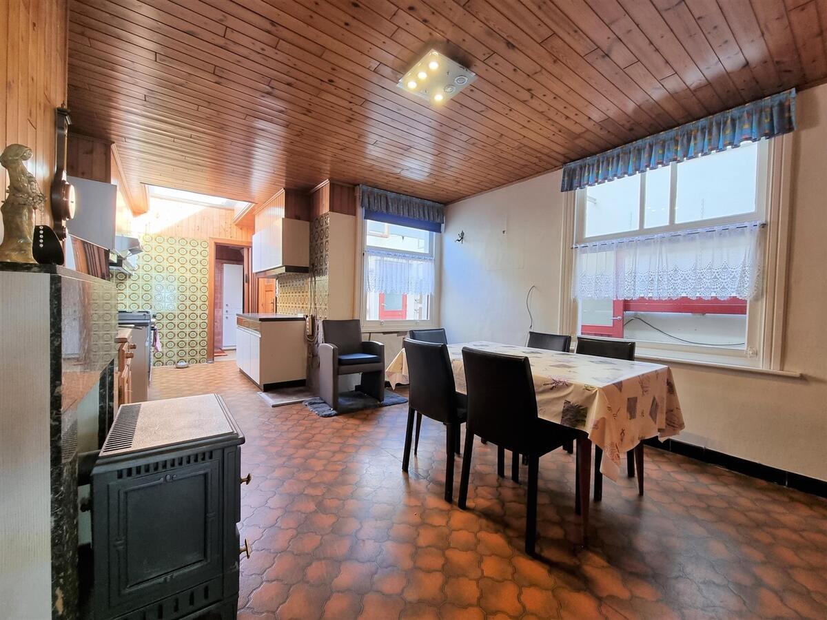 Ruime, te renoveren woning met klein atelier - Zeebrugge 