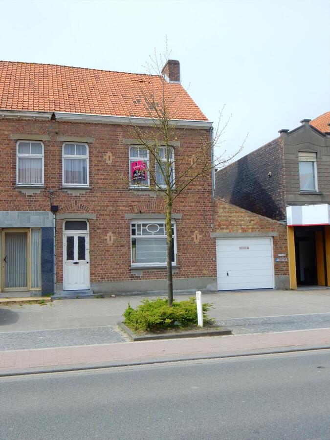 Ruime woning met een zeer groot terras 