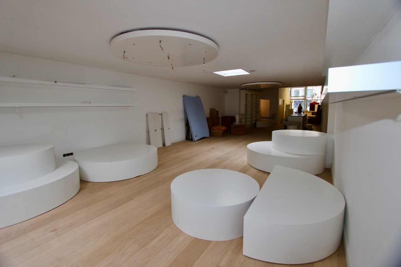 Handelspand te huur op een TOP ligging in de LIPPENSLAAN te Knokke. 