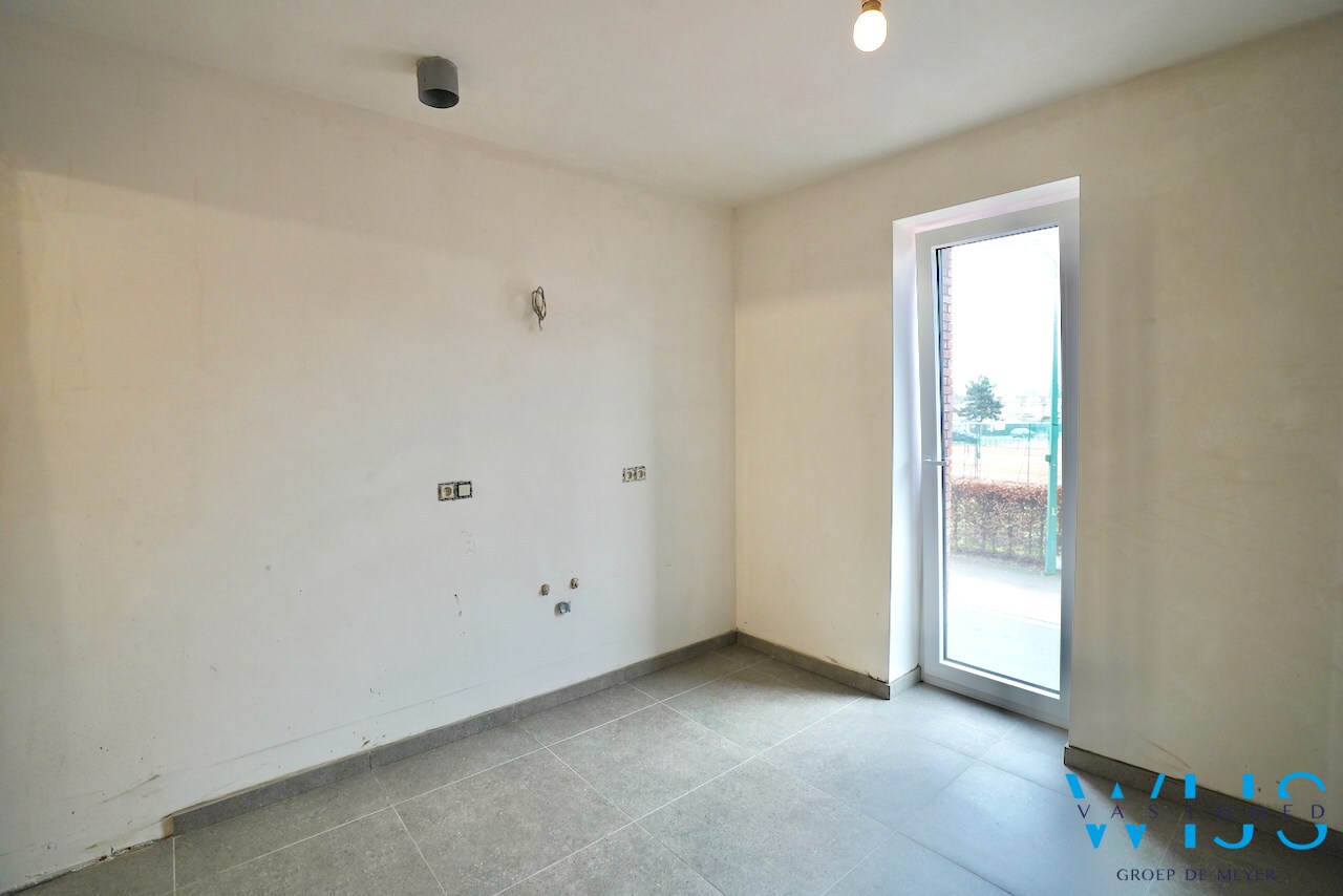 Drieslaapkamer appartement met garage in hartje Ertvelde ! 