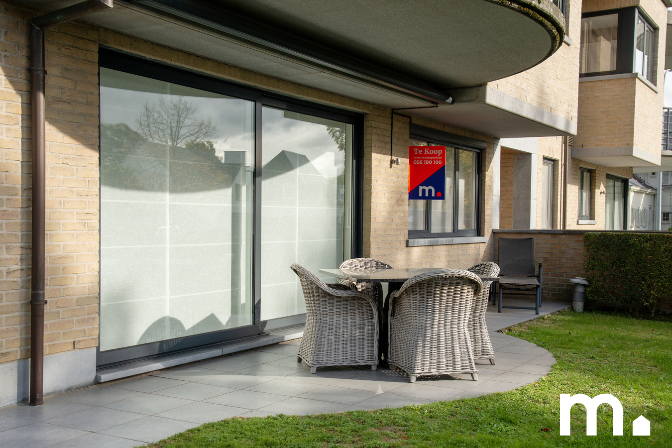 Instapklaar gelijkvloers appartement aan het Leopold III park in Kortrijk te koop ! 