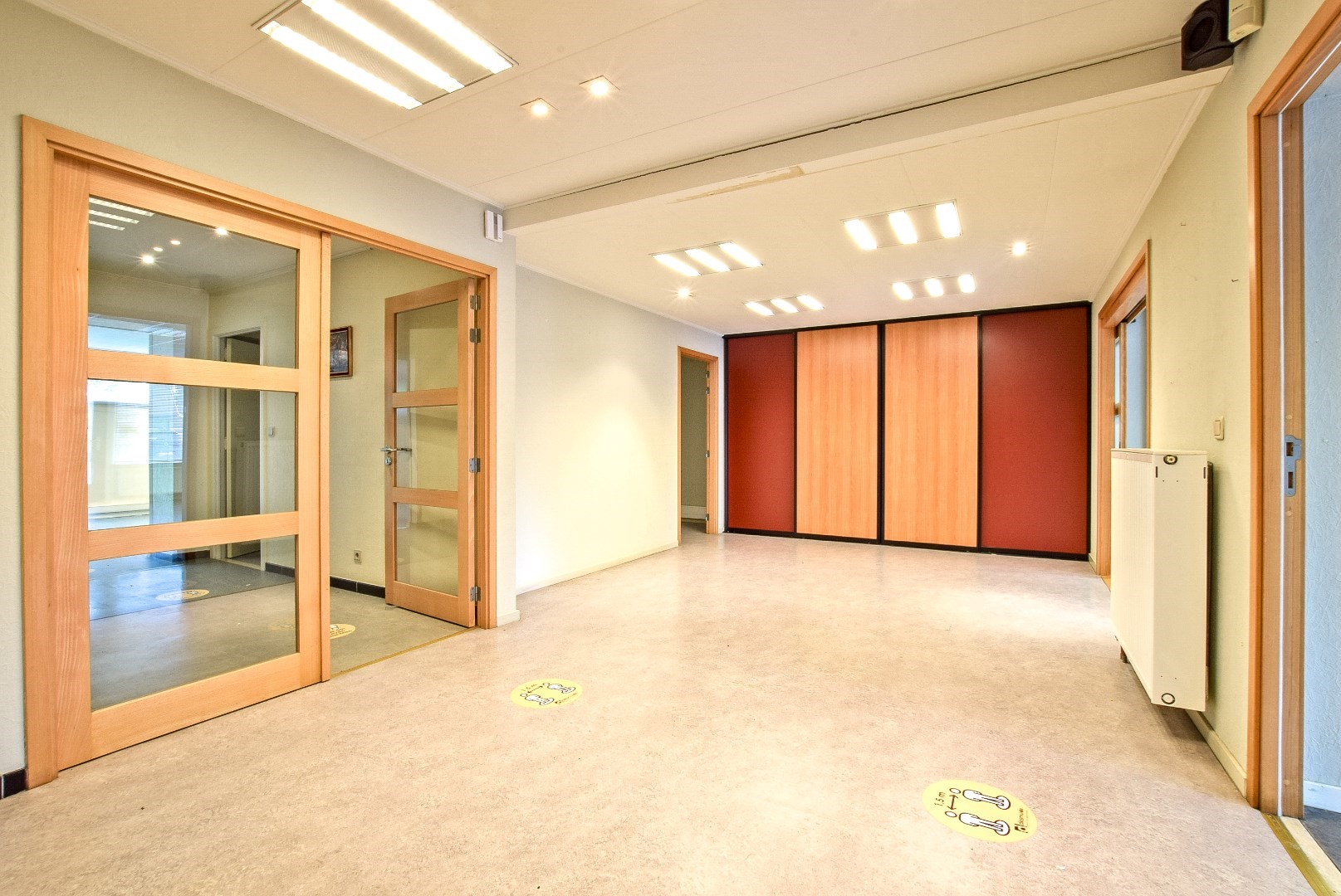 Centraal gelegen handelsruimte (148 m²) in centrum Diksmuide! 