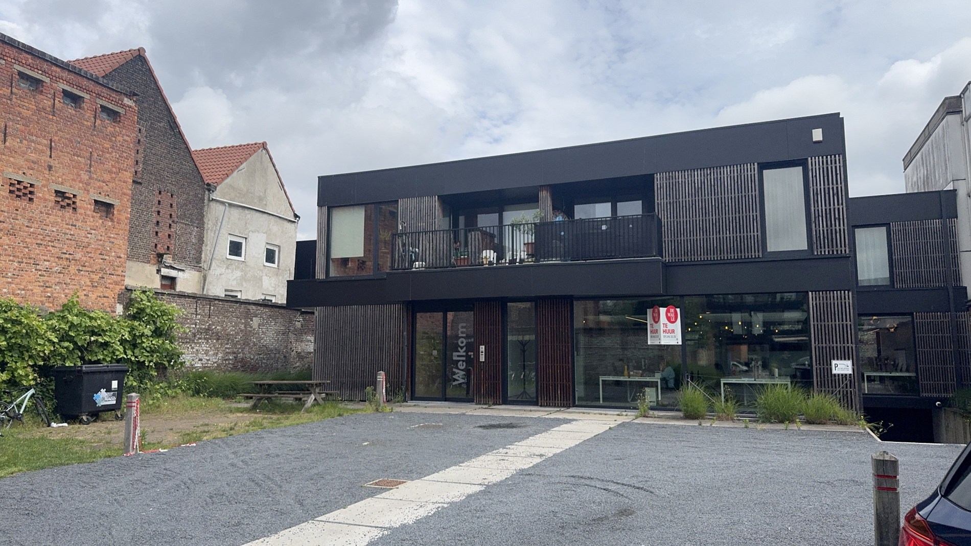Modern gelijkvloers kantoor te huur nabij Gent-Dampoort