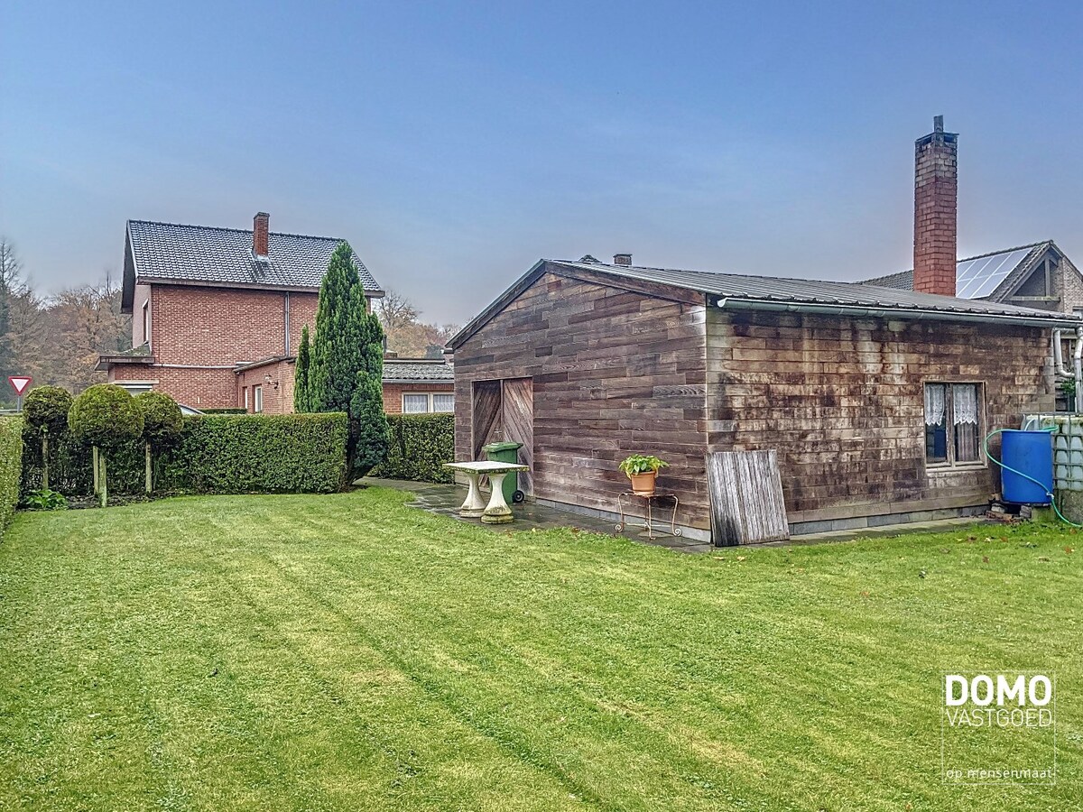 Ruime woning, gelegen nabij het centrum van Kermt met gunstig EPC label. 