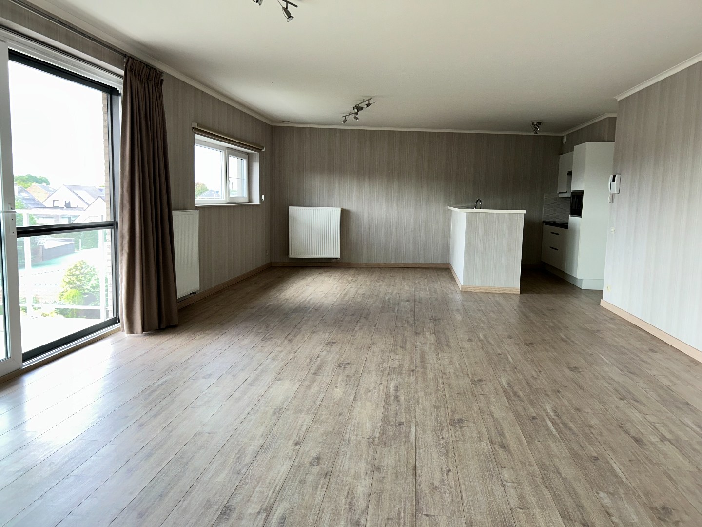 Instapklaar appartement met 3 slaapkamers, terras en garage 