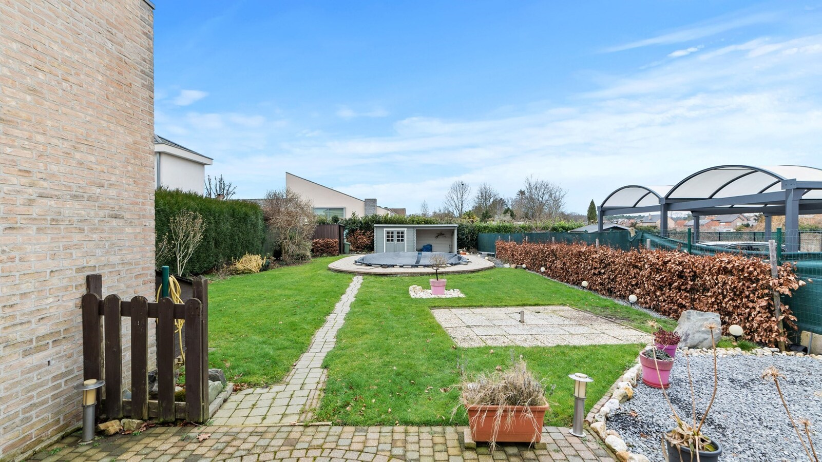 Riante gezinswoning met tal van mogelijkheden nabij Maastricht! 