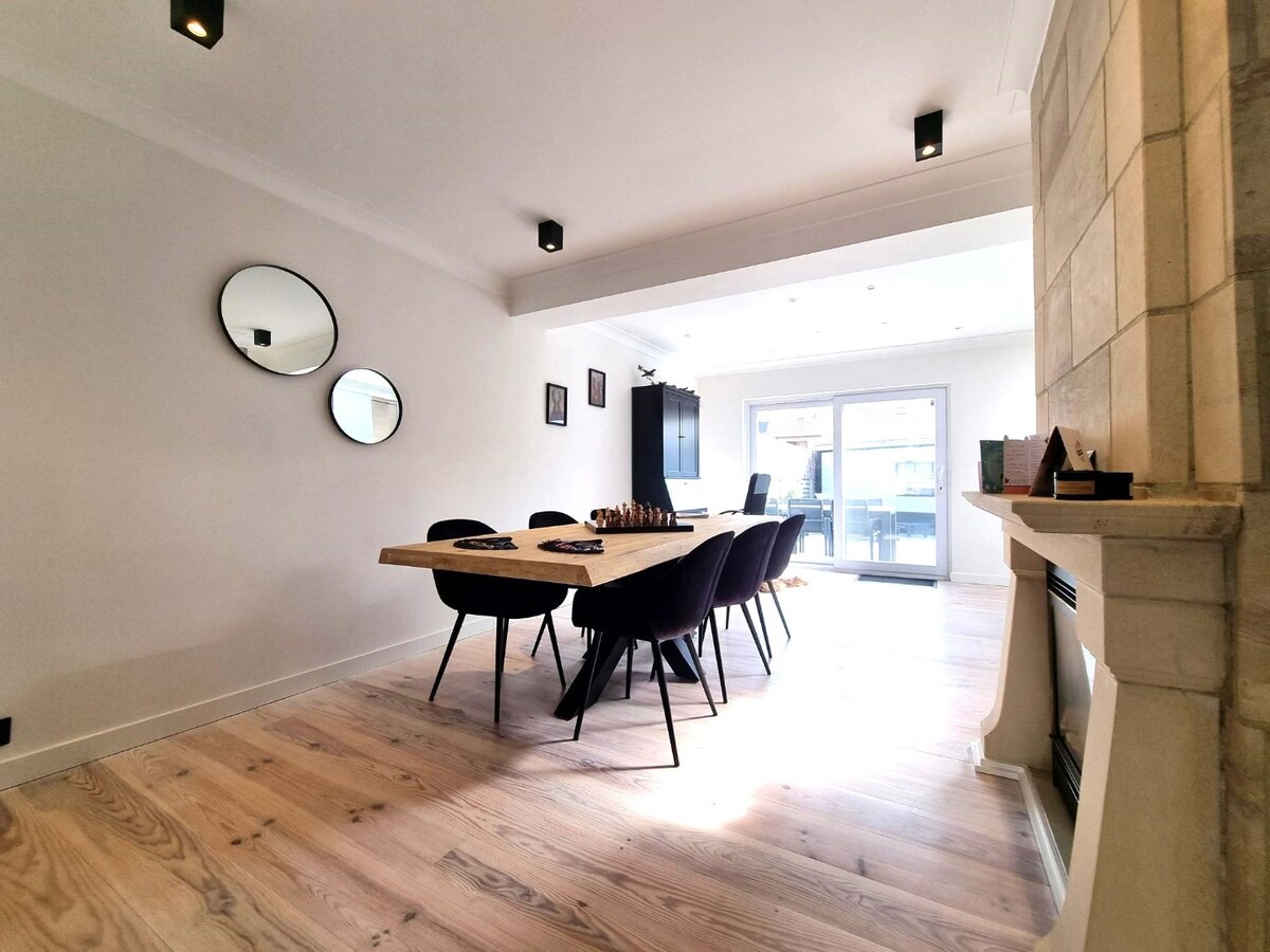 Zeer aangename woning met dubbele parking en mooi terras te Heist 