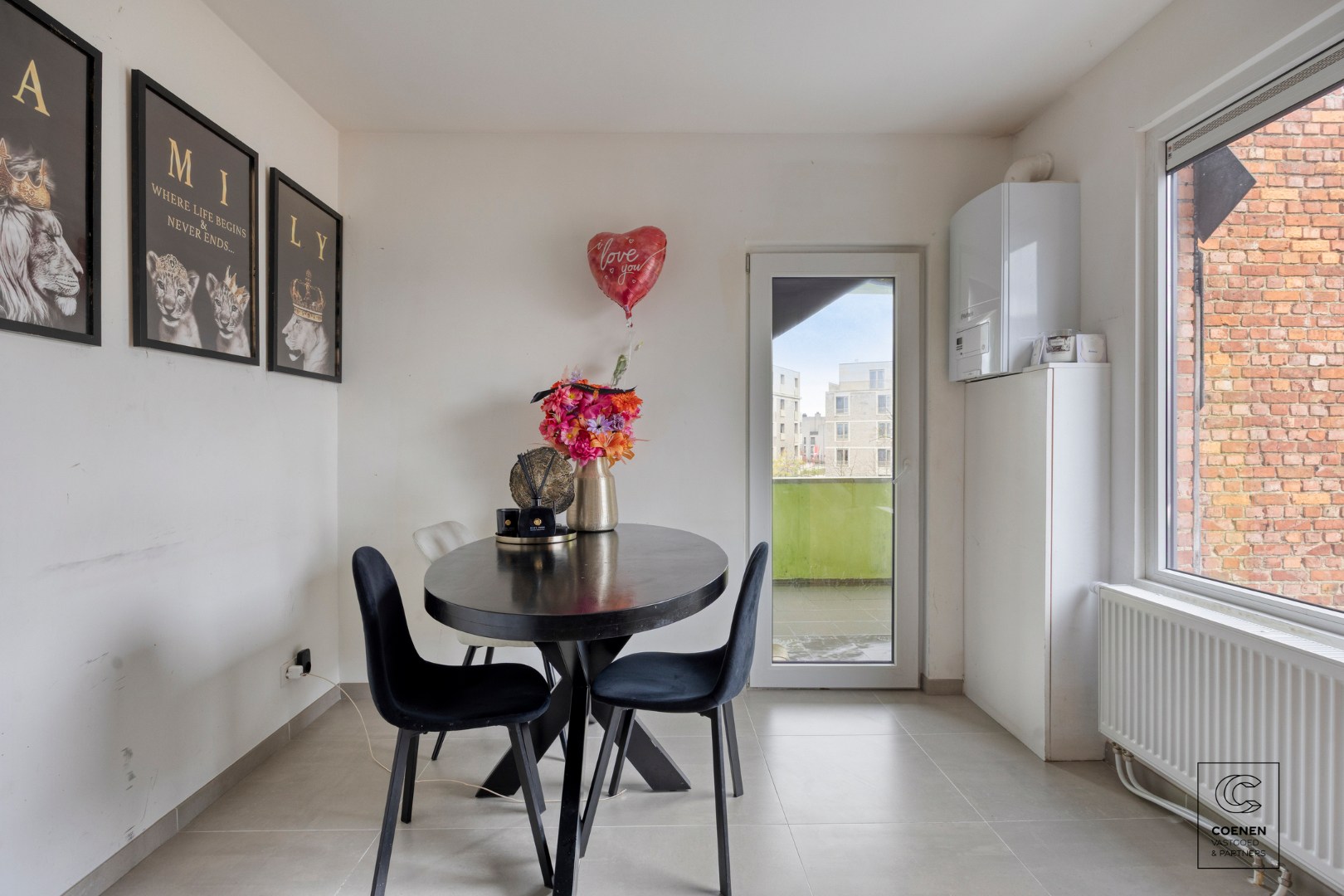 Riante woning, momenteel ingericht als 3 appartement op een schitterende locatie in het centrum van Lier! 