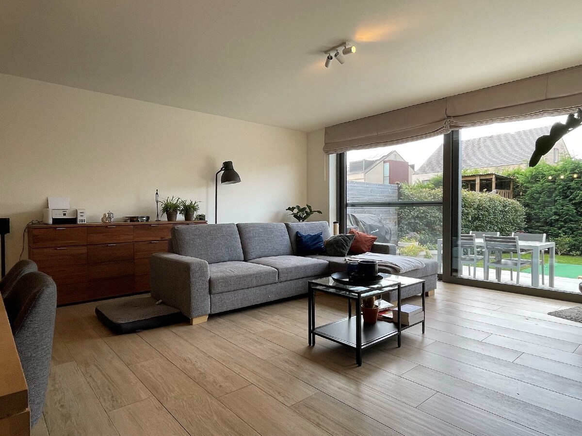 Zeer recente woning uit 2018 gelegen te Hasselt. 