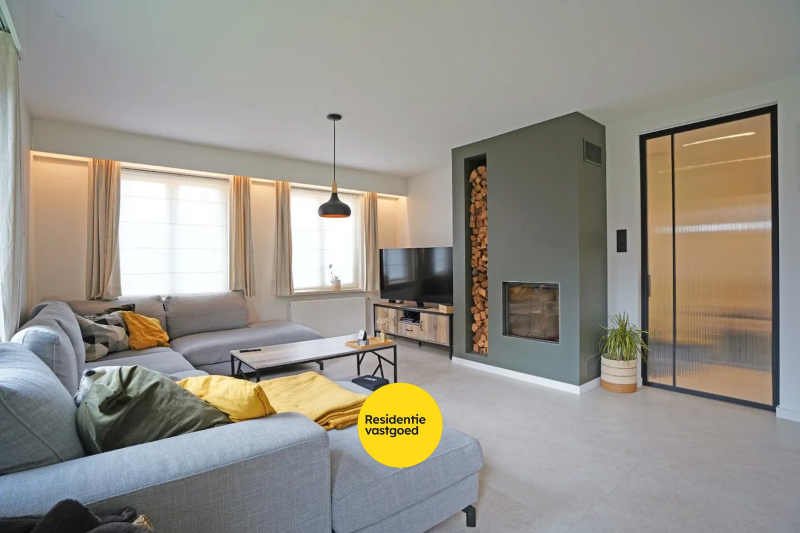 Gerenoveerde alleenstaande woning op 637m² te Veurne! 
