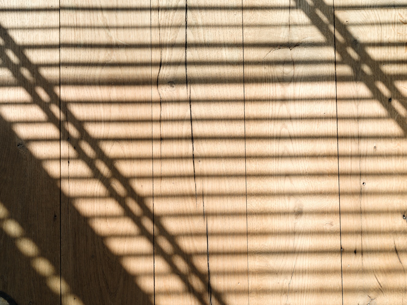 Exclusief wonen. Uitzonderlijk, luxueus en ruim (191m²) appartement met terras en fenomenaal zicht op water. 