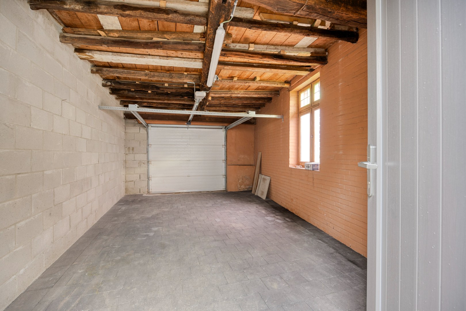 Instapklare gezinswoning met praktijkruimte 