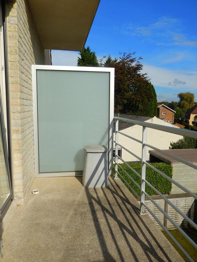 Gezellig en lichtrijk 2 slaapkamerappartement met garage 