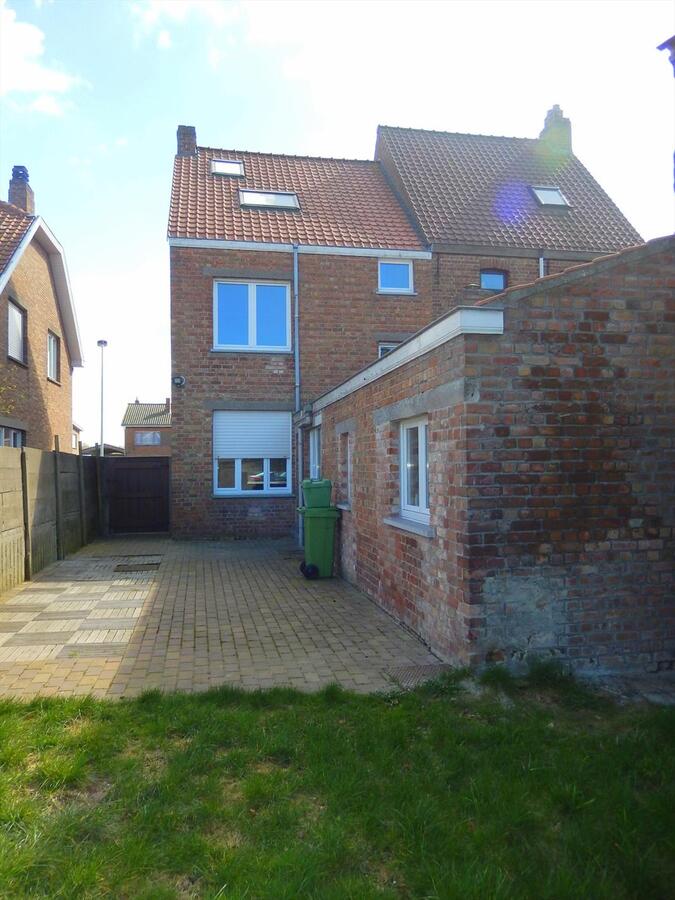 Charmante ruime woning te varsenare 