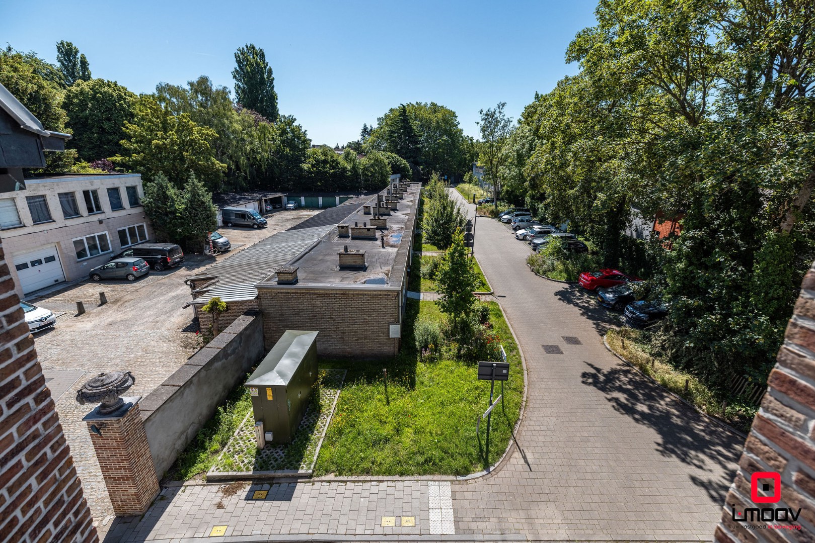 Lichtrijke studio met parkzicht te Sint-Amandsberg 
