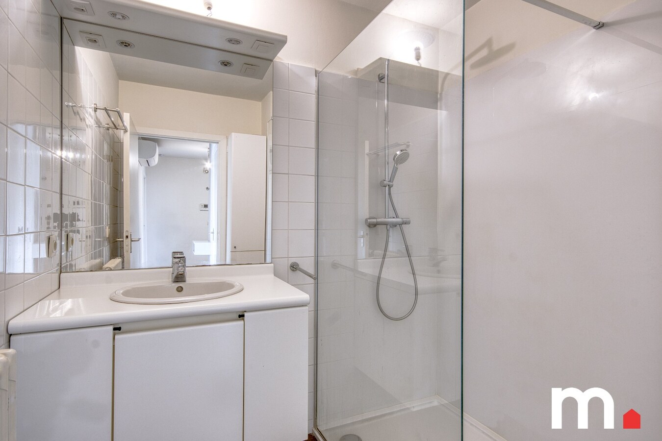 Ruim 2 slaapkamer appartement met terras te Kortrijk ! LOOFSTRAAT ! 