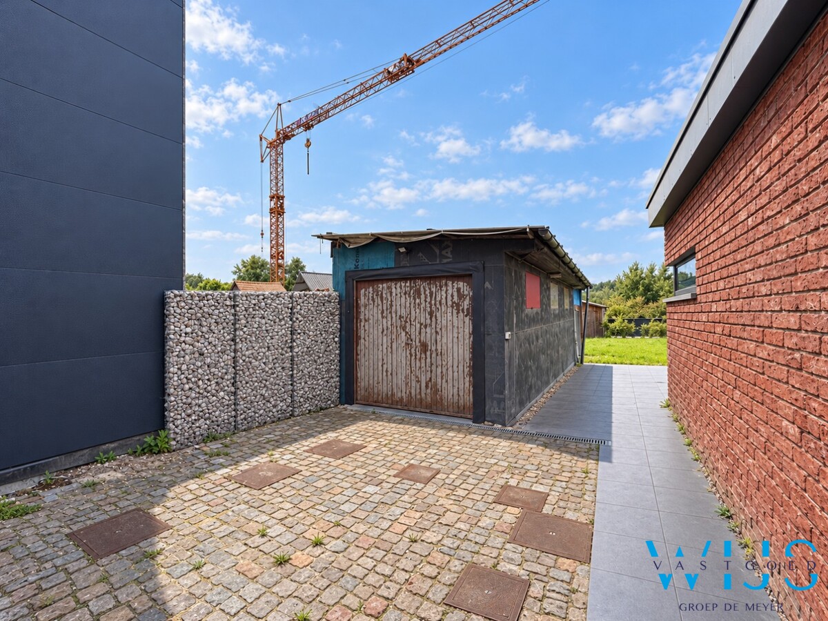 Gerenoveerde woning met ruime tuin in Doornzele/Desteldonk 