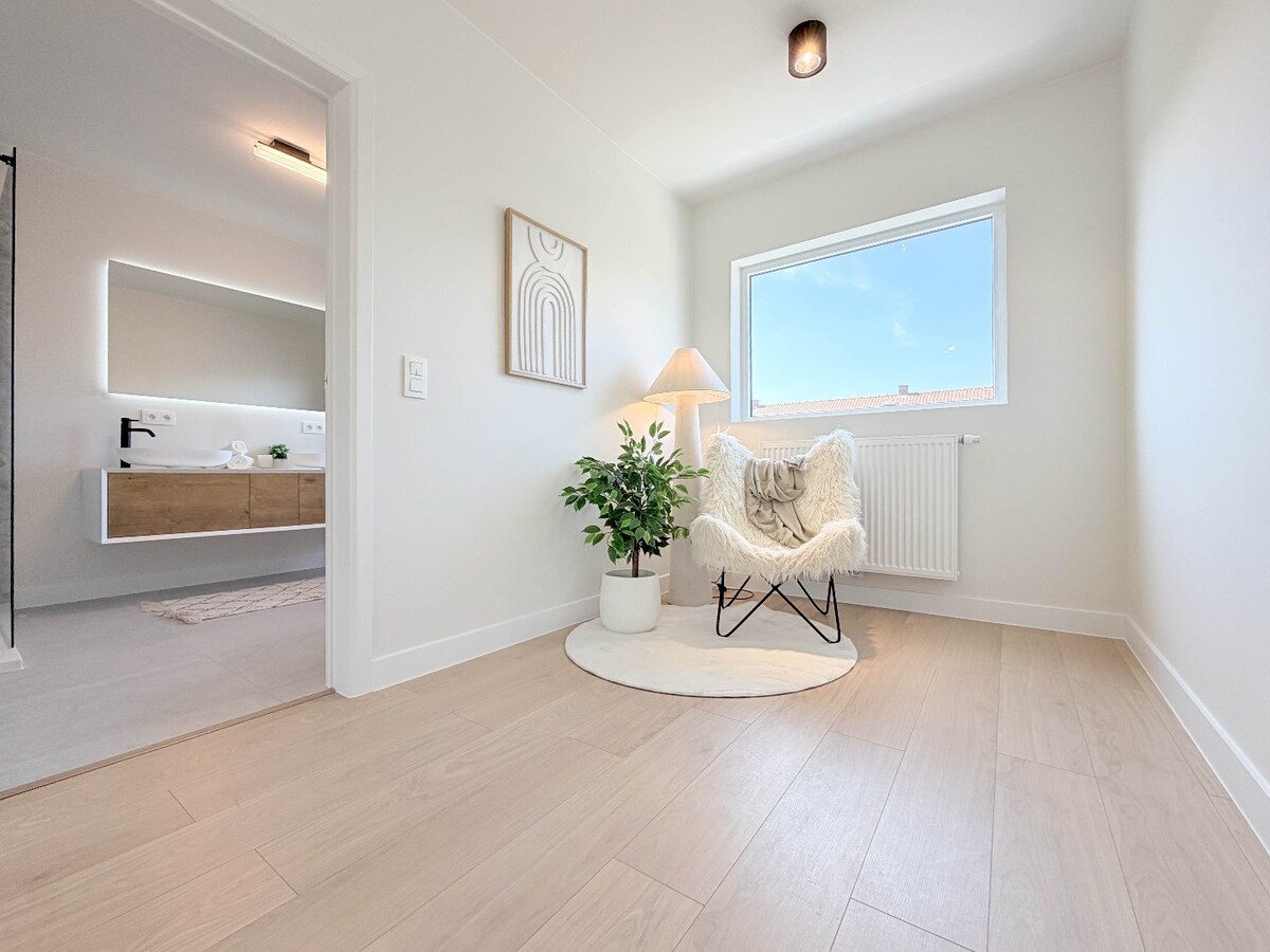 ABSOLUTE TOPPER !!!  Ontdek nu dit prachtige vernieuwde pand gelegen te Kortrijk/Heule ! *** NONO INSPIRED *** 