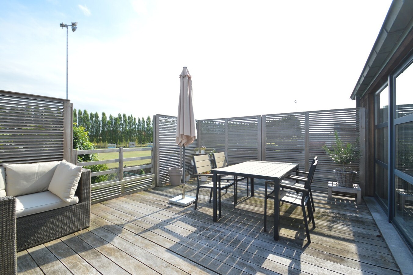 Prachtige woning met dubbele garage en tuin 