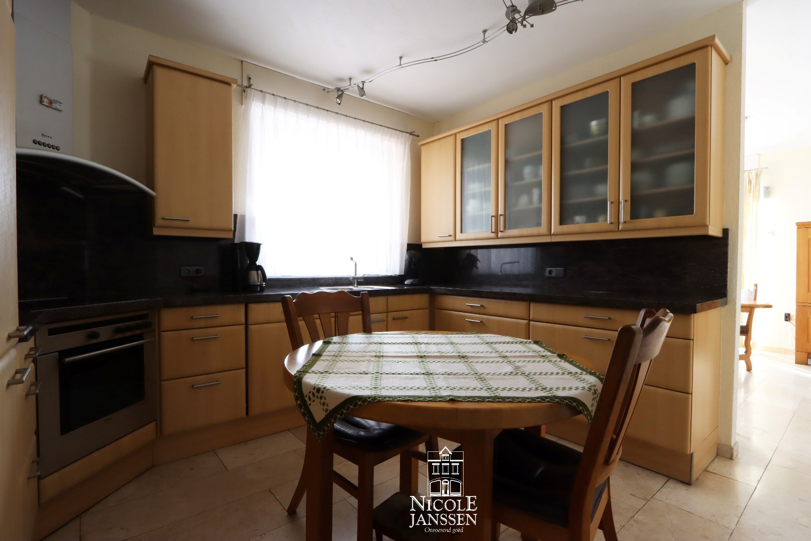 Keuken met granieten werkblad 