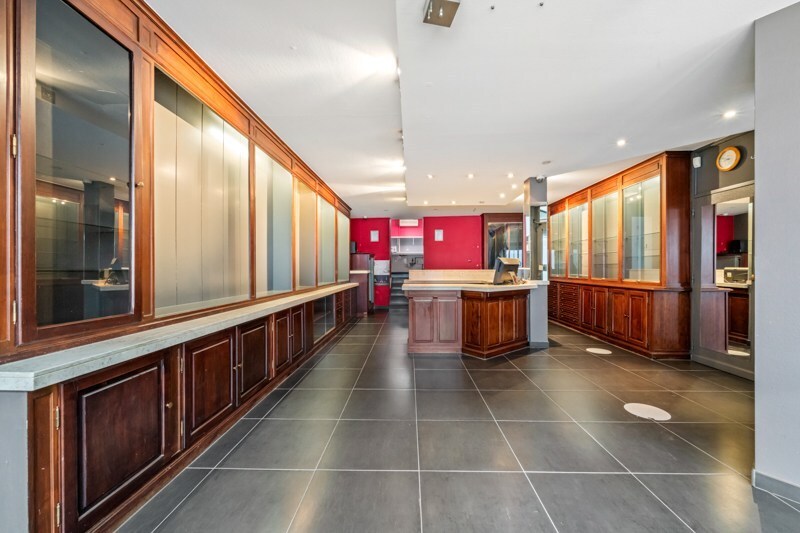 Veelzijdige woning met tuin en uitweg in Eernegem 