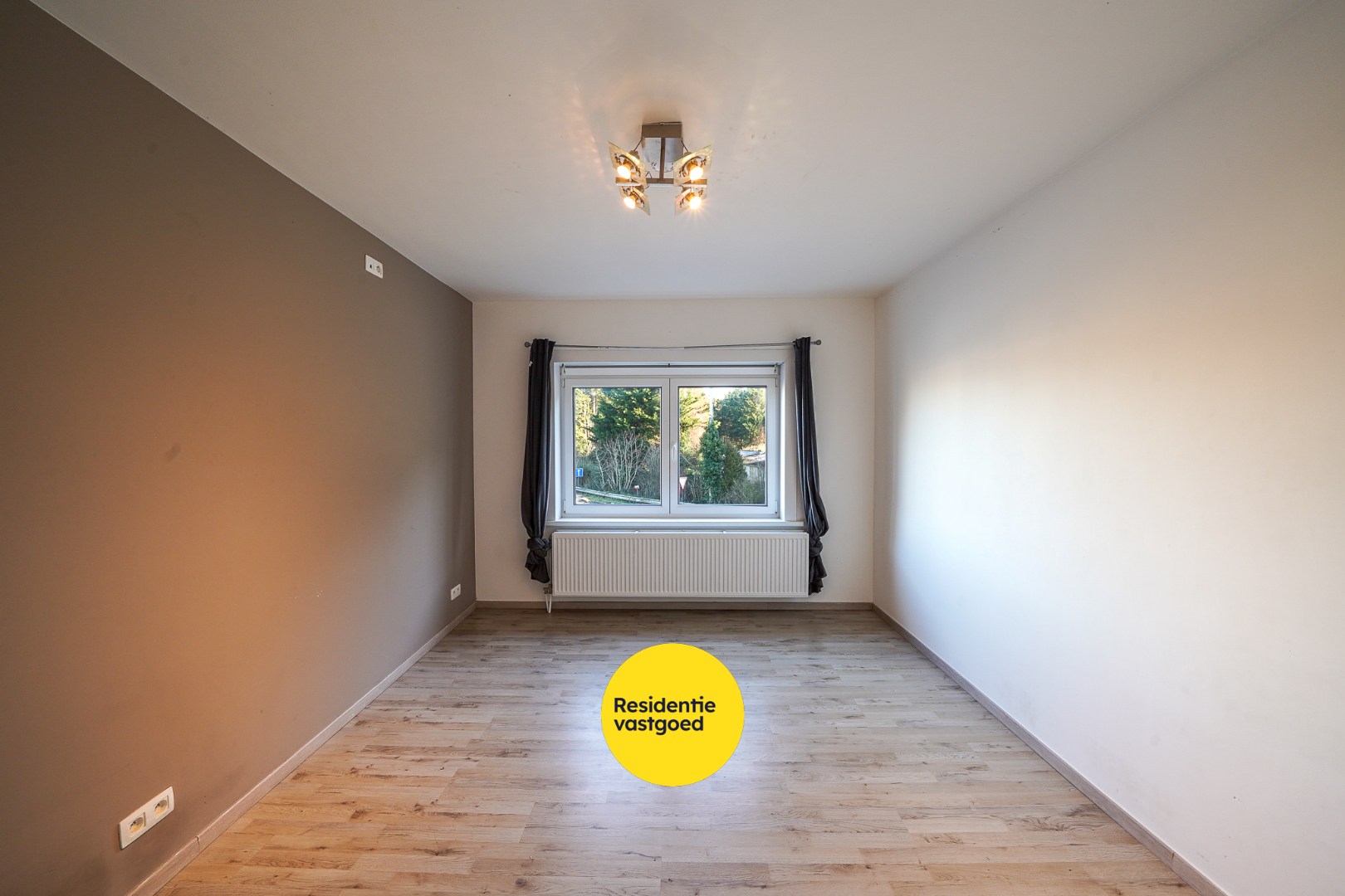 Instapklare ruime hoekwoning te Zandvoorde 