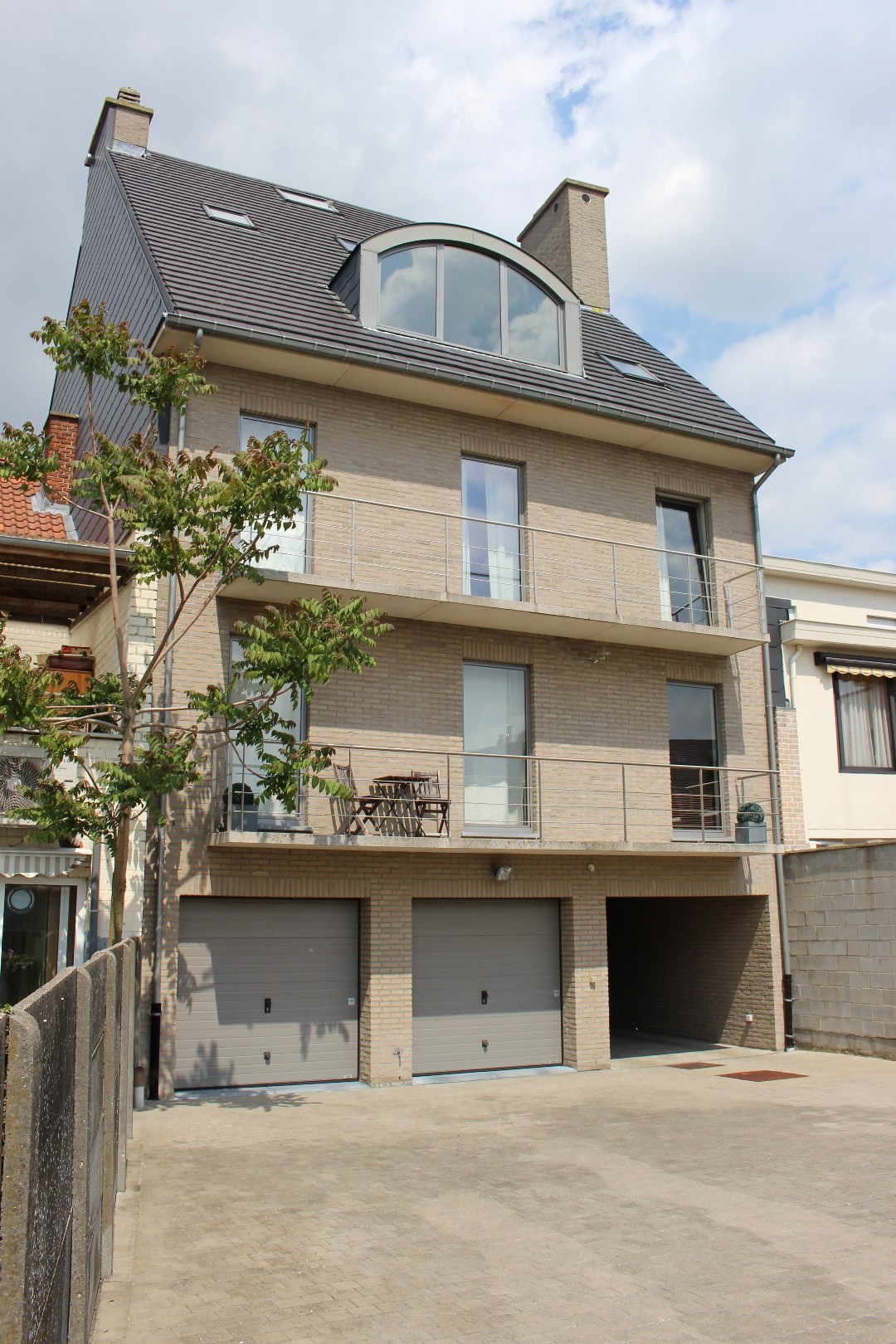 Appartement met 1 slaapkamer en garage. 