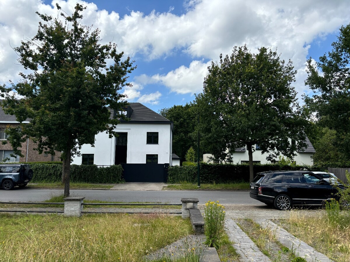 Te renoveren woning op een Zuid perceel 767 m² 