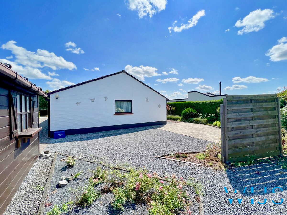 Enorm goed gelegen bungalow op 668 m² te Ertvelde ! 