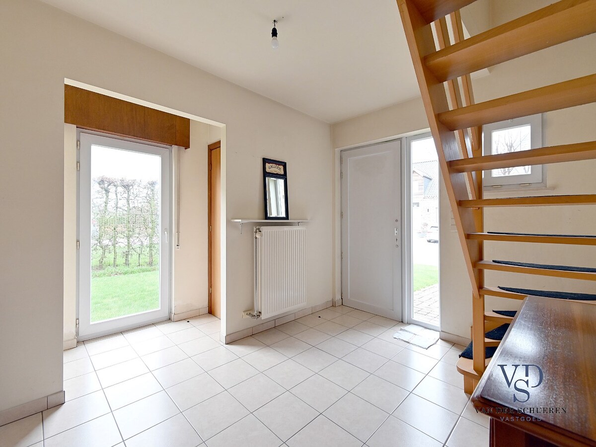 Degelijke, praktische Half Open Bebouwing. 