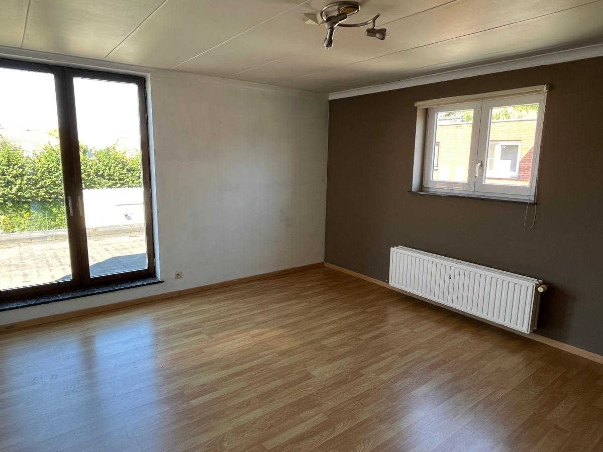 Ruim 2-slpk-appartement mét terras te Gavere-Asper 