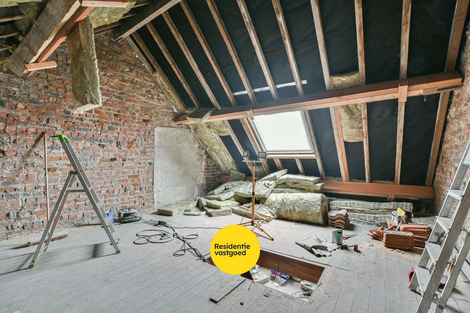 Te renoveren rijwoning met potentieel in hartje Blankenberge 