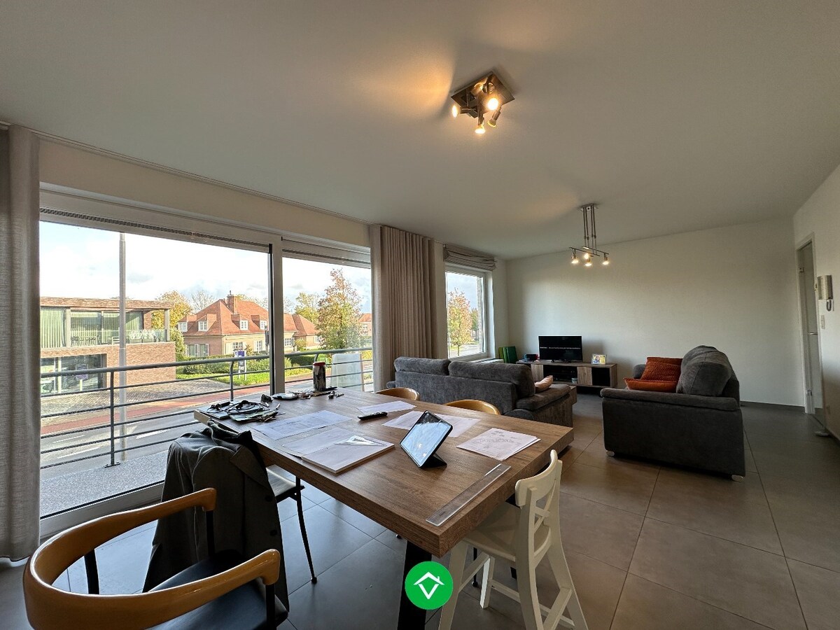 Instapklaar appartement met autostaanplaats te huur in Koekelare 