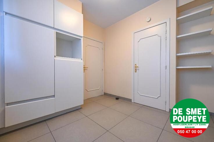 Zonnig hoekappartement nabij het station. 