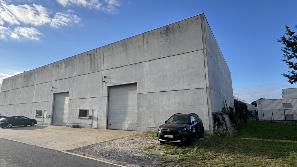 Magazijn met bureel te huur in Booiebos in Drongen