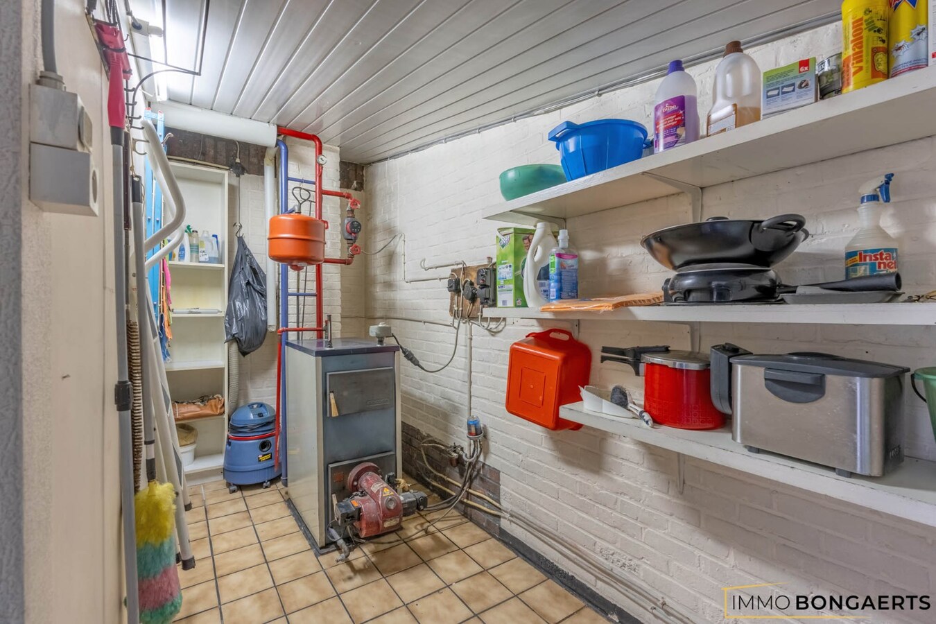 Ruime woning met tuin, garage en 3 slaapkamers in Oudsbergen . 