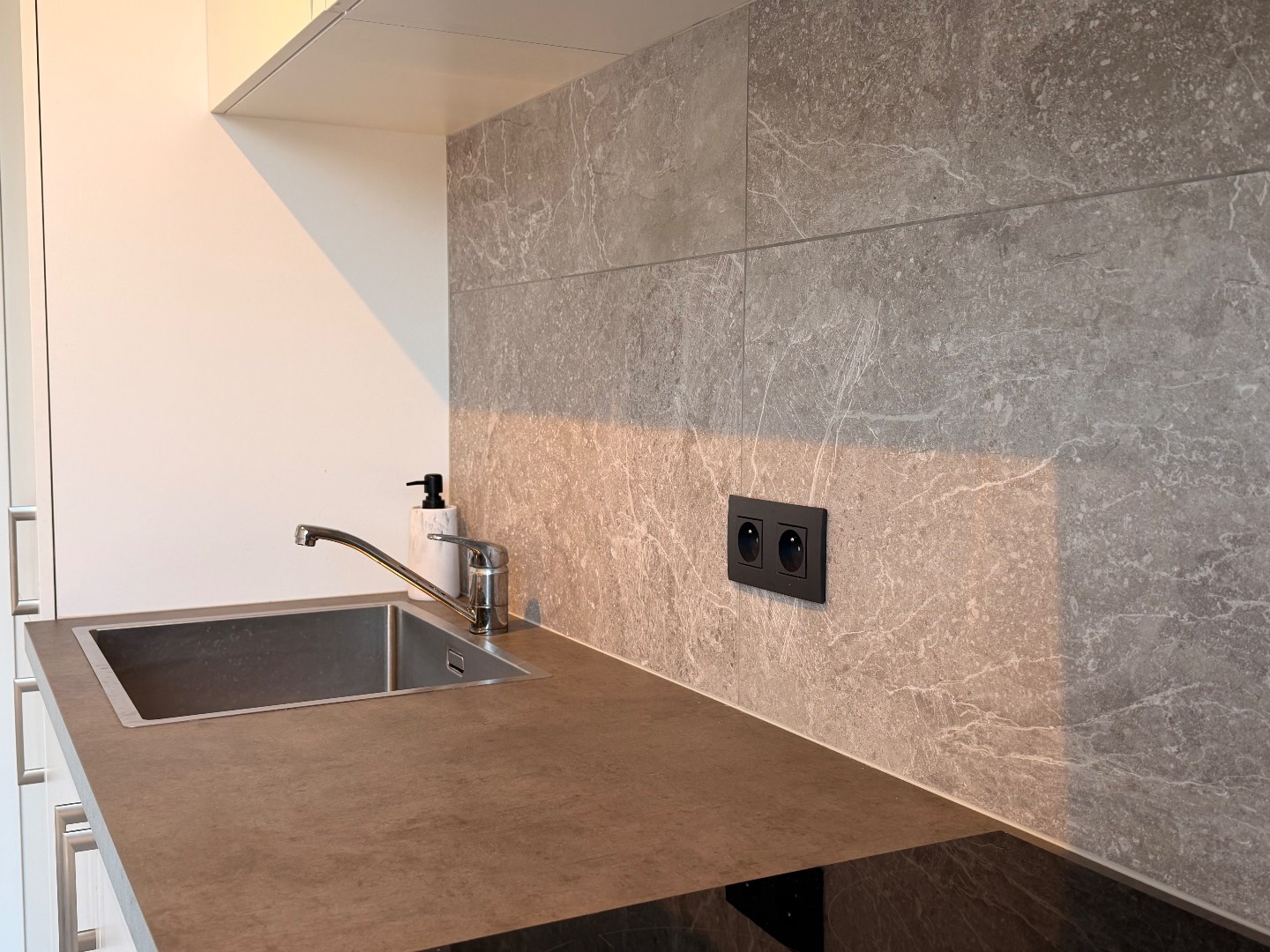 Instapklaar appartement met twee slaapkamers op een rustige ligging te Lint! 