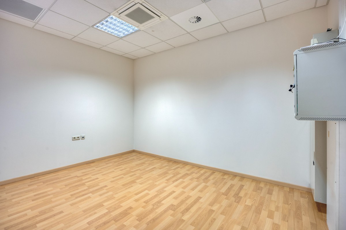 Kantoren te huur in het industriepark te Haasrode/Heverlee met parking - opp. 626 m² (totaal) 