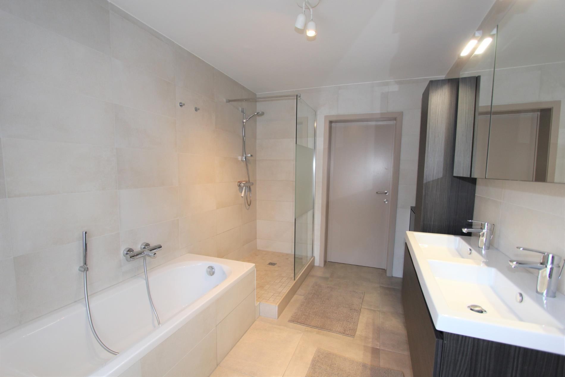 MODERN DUPLEX APPARTEMENT IN HET STADSCENTRUM 