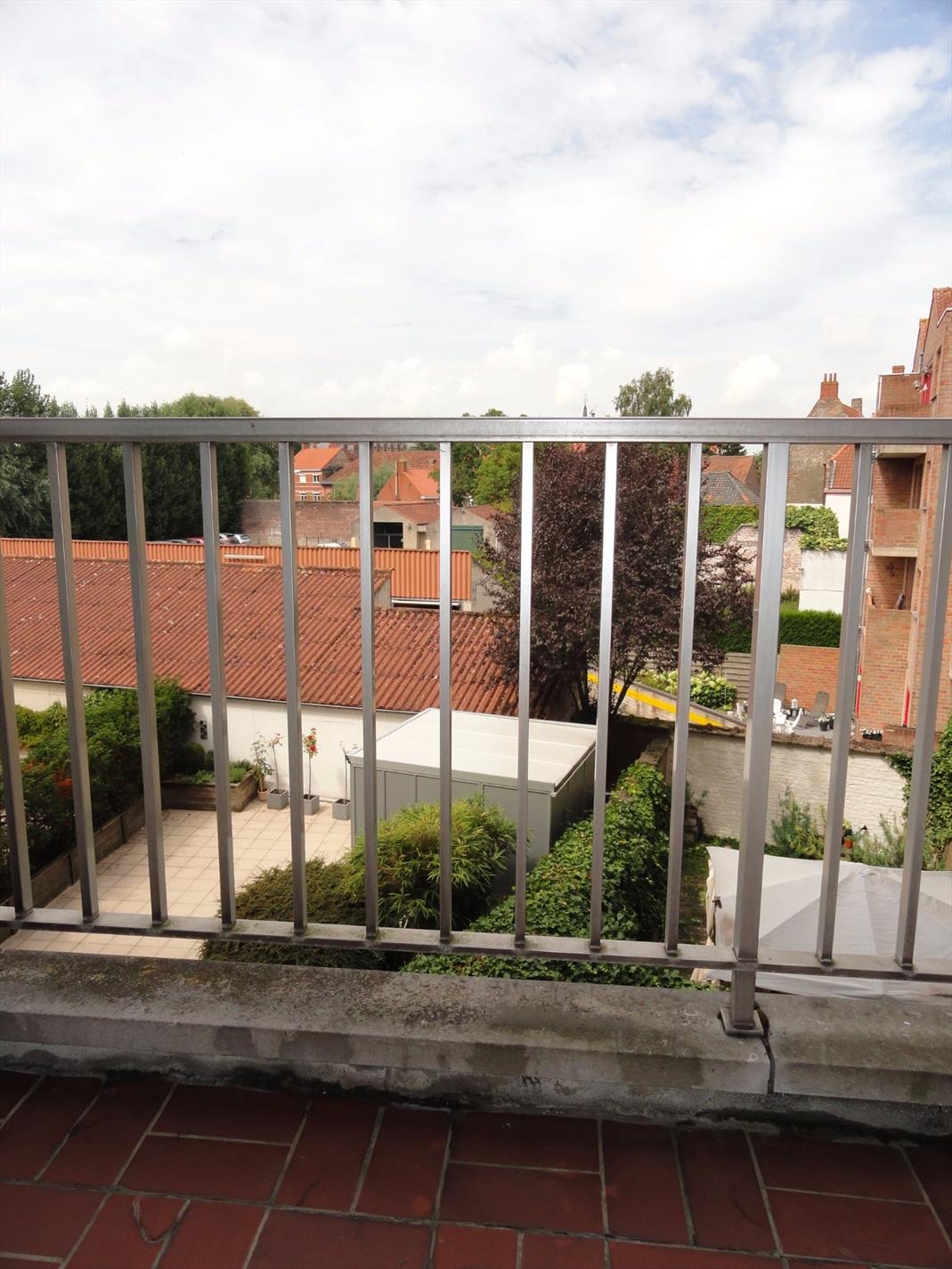 Groot lichtrijk appartement met zicht op Augustijnenrei 