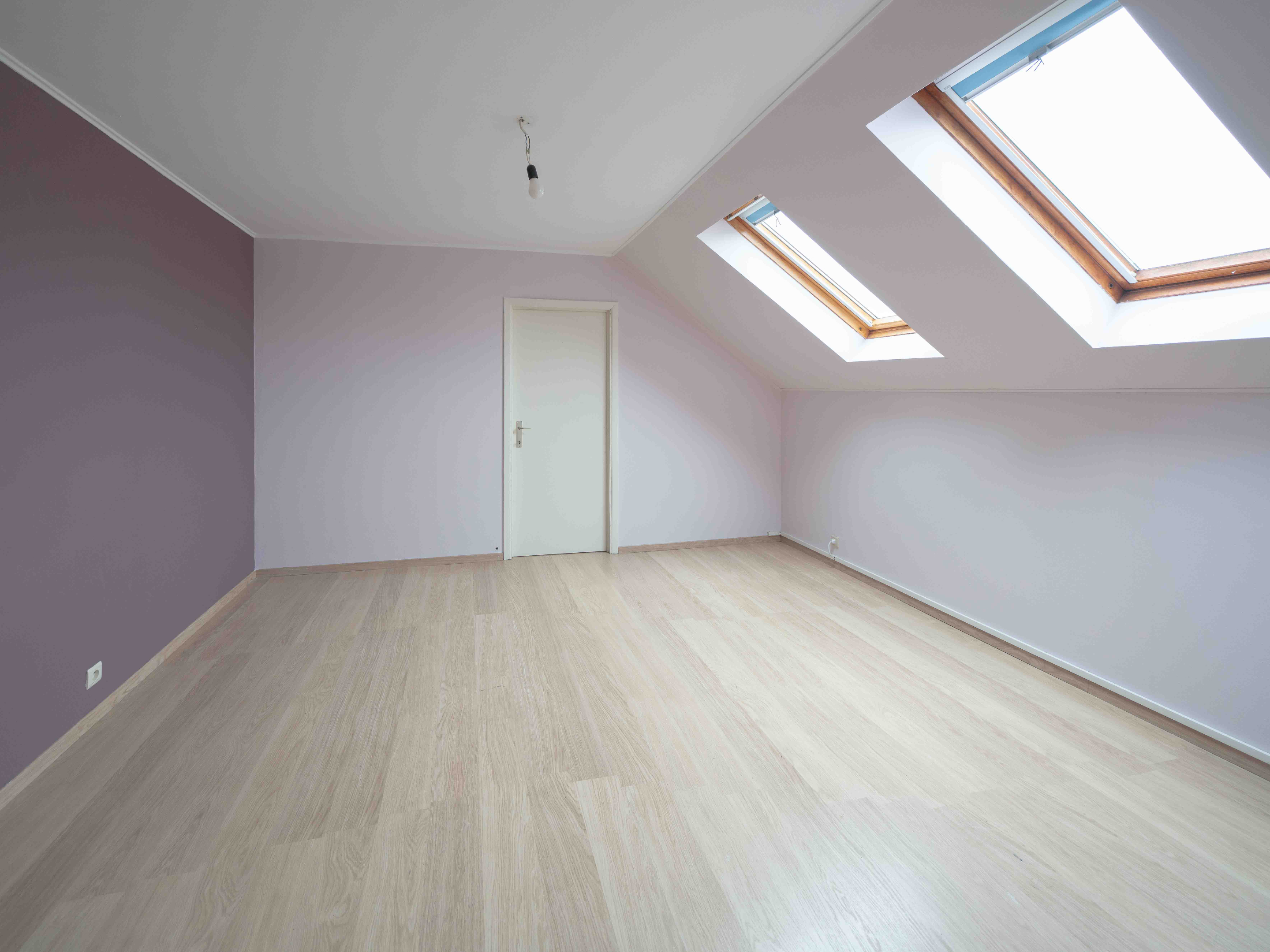 Energiezuinige woning met 4 kamers, 2 badkamers &amp; 2 garages 