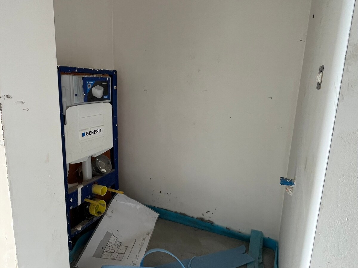 Casco+ appartement. Uniek uitzicht ! 2 slaapk., 3de verdiep. Lift. Verkoop met REGISTRATIE (geen BTW) ! 