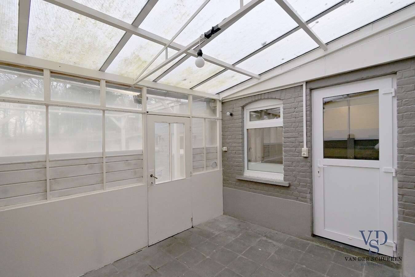 Te renoveren gezinswoning. 