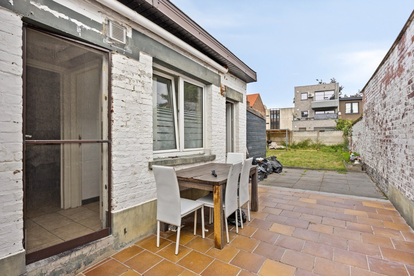 Gebouw/herenhuis bestaande uit 3 appartementen te Tienen 