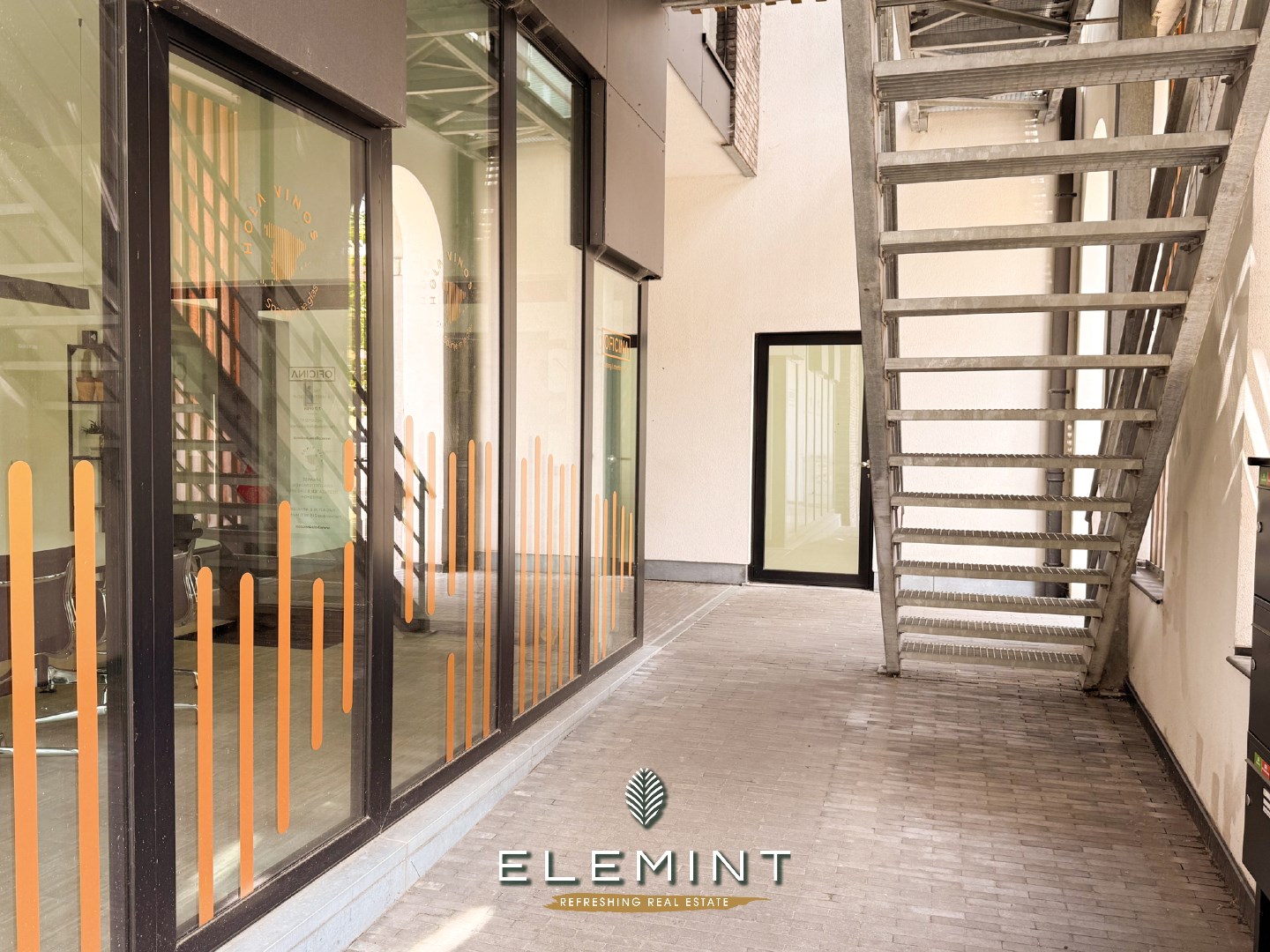 Instapklaar kantoor/kabinet op topligging in hartje Deinze 