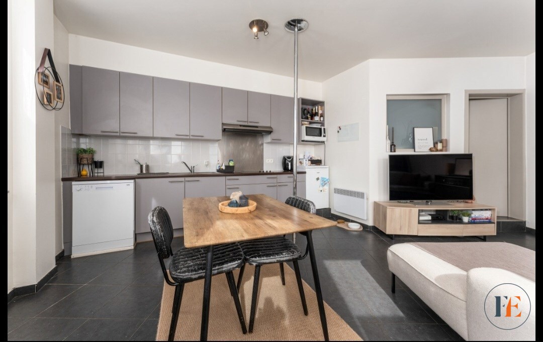 Gezellige hoekwoning in het centrum van Destelbergen. 