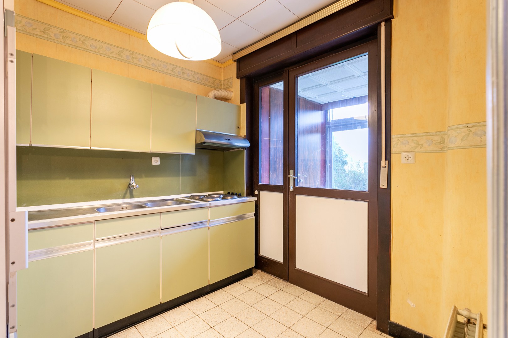 Woning met 3 slpk, garage en tuin 