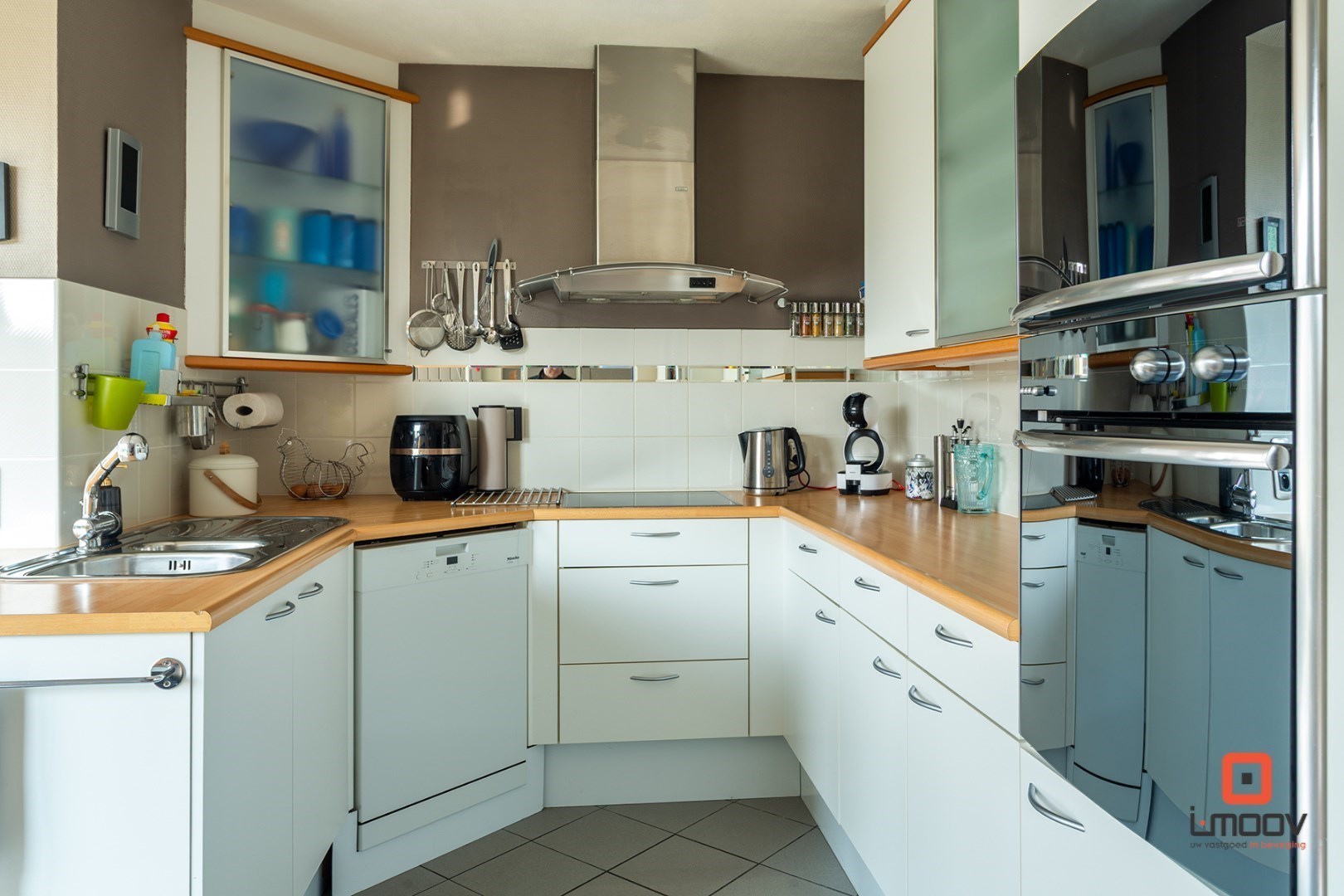 Instapklare, lichtrijke en ruime gezinswoning met 4 slaapkamers en grote tuin! 